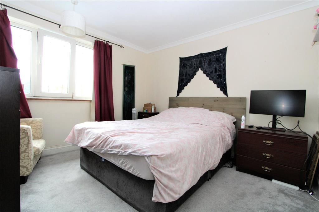 Lot: 14 - THREE-BEDROOM HOUSE -